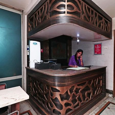 Hotel Deep Kanpur Esterno foto
