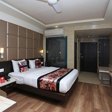 Hotel Deep Kanpur Esterno foto