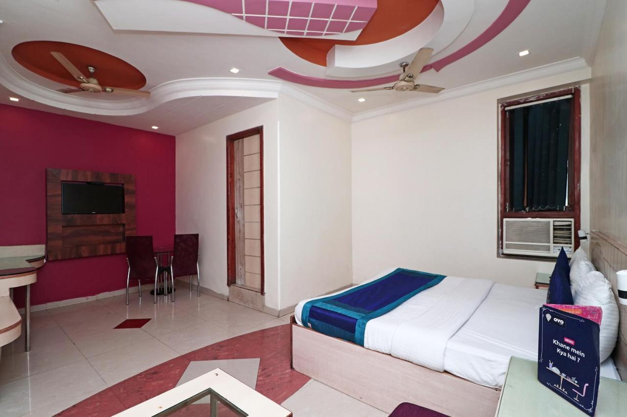 Hotel Deep Kanpur Esterno foto