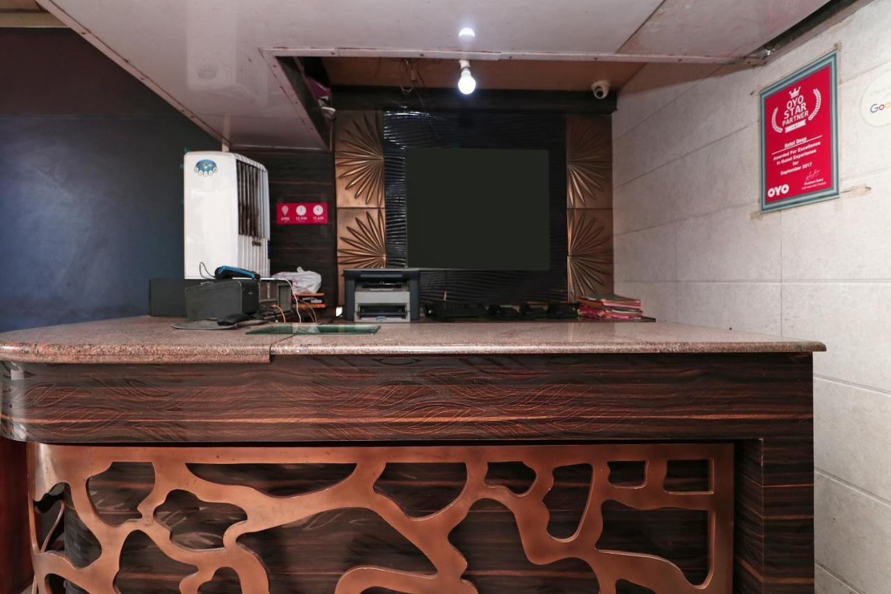 Hotel Deep Kanpur Esterno foto
