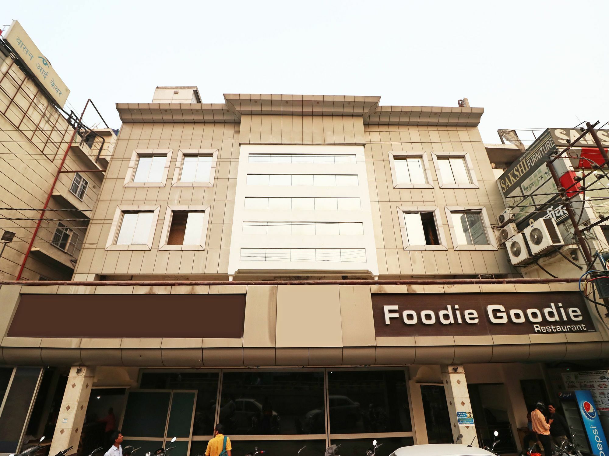 Hotel Deep Kanpur Esterno foto