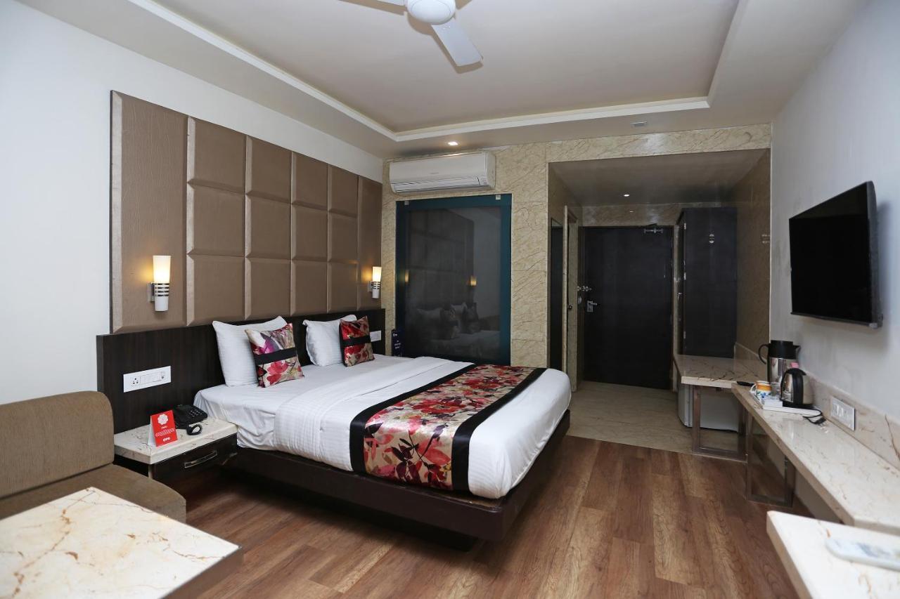 Hotel Deep Kanpur Esterno foto